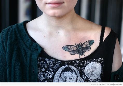 tatuajes pechos mujer|Tatuajes para mujeres en el PECHO: 30 diseños ATREVIDOS y。